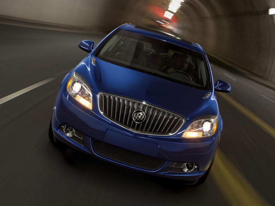  Buick Verano Turbo 2012 года  (фото 2 из 13)